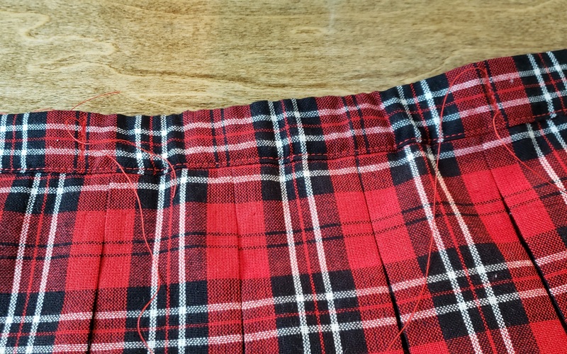 How to make a pretty pleated plaid doll skirt! – I Dream of Jeanne Marie